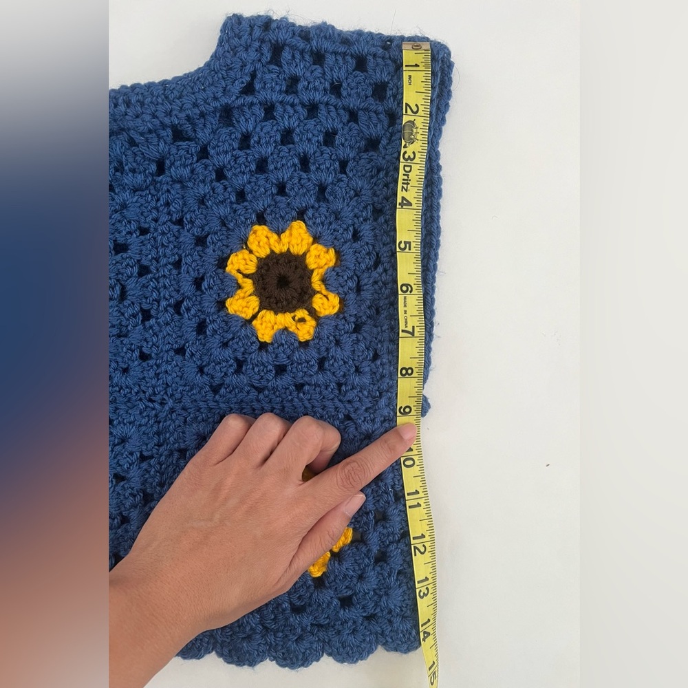 Crochet granny square crop top - Picture 9 of 9